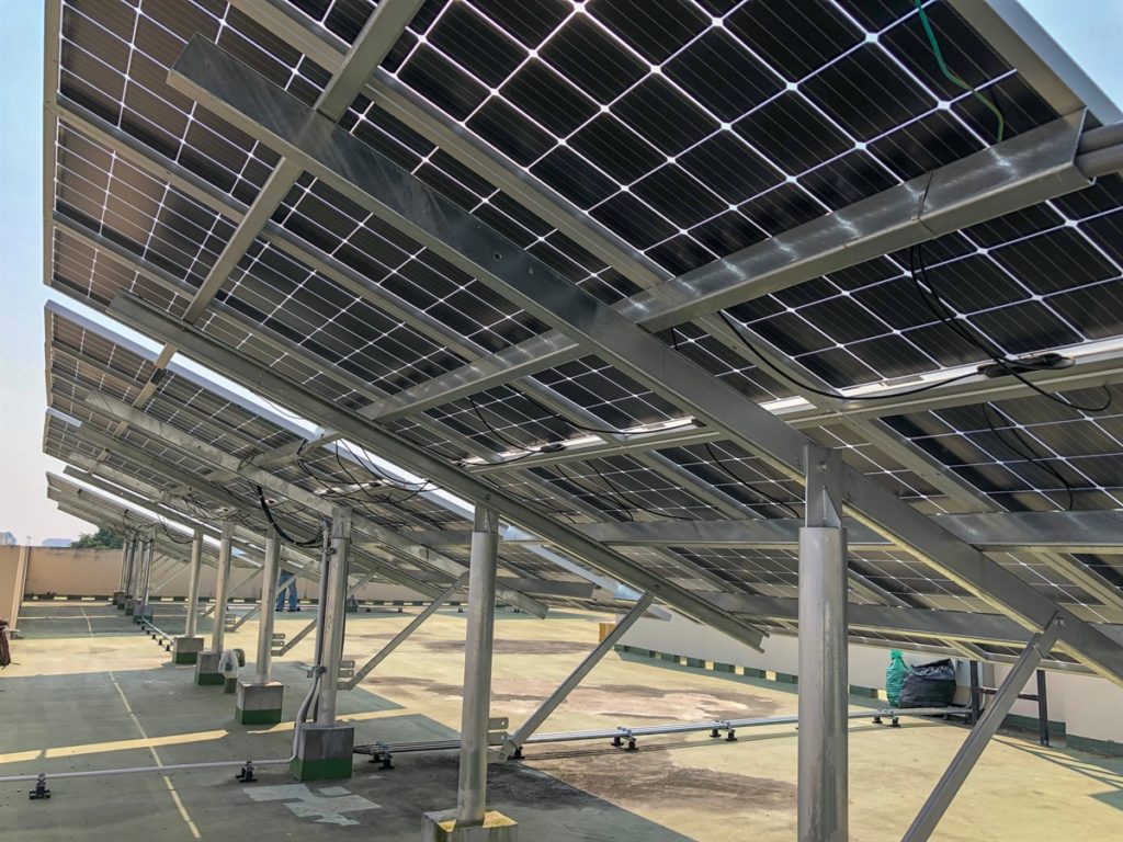 Bifacial Solarmodule Dachanlage Unterkonstruktion Mounting System