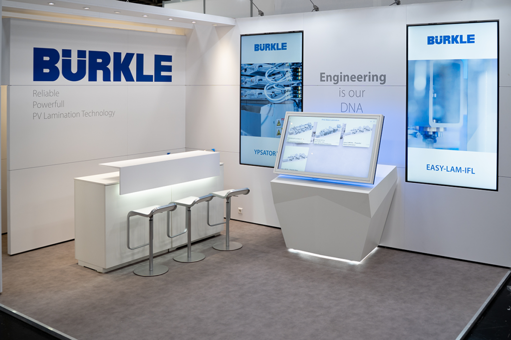 Einladender Messestand von Bürkle auf der Intersolar