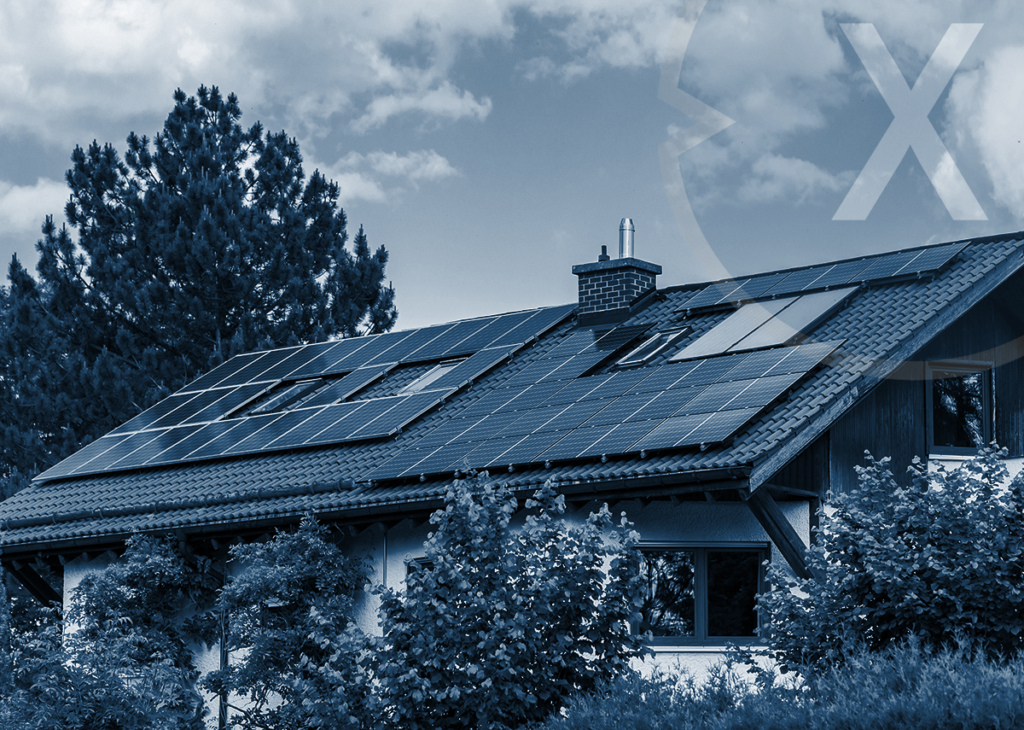 Dach mit Solaranlagen