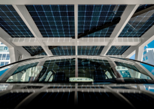 Nachhaltiger Schutz für Ihr Fahrzeug: Solitek's fortschrittliche bifaziale Doppelglas-Solarmodule für Carports