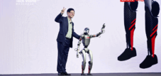 Lenovo setzt mit LeXiang No. 1 voll auf KI-Roboter: Mehr als nur Laptops - humanoider Roboter mit künstlicher Intelligenz
